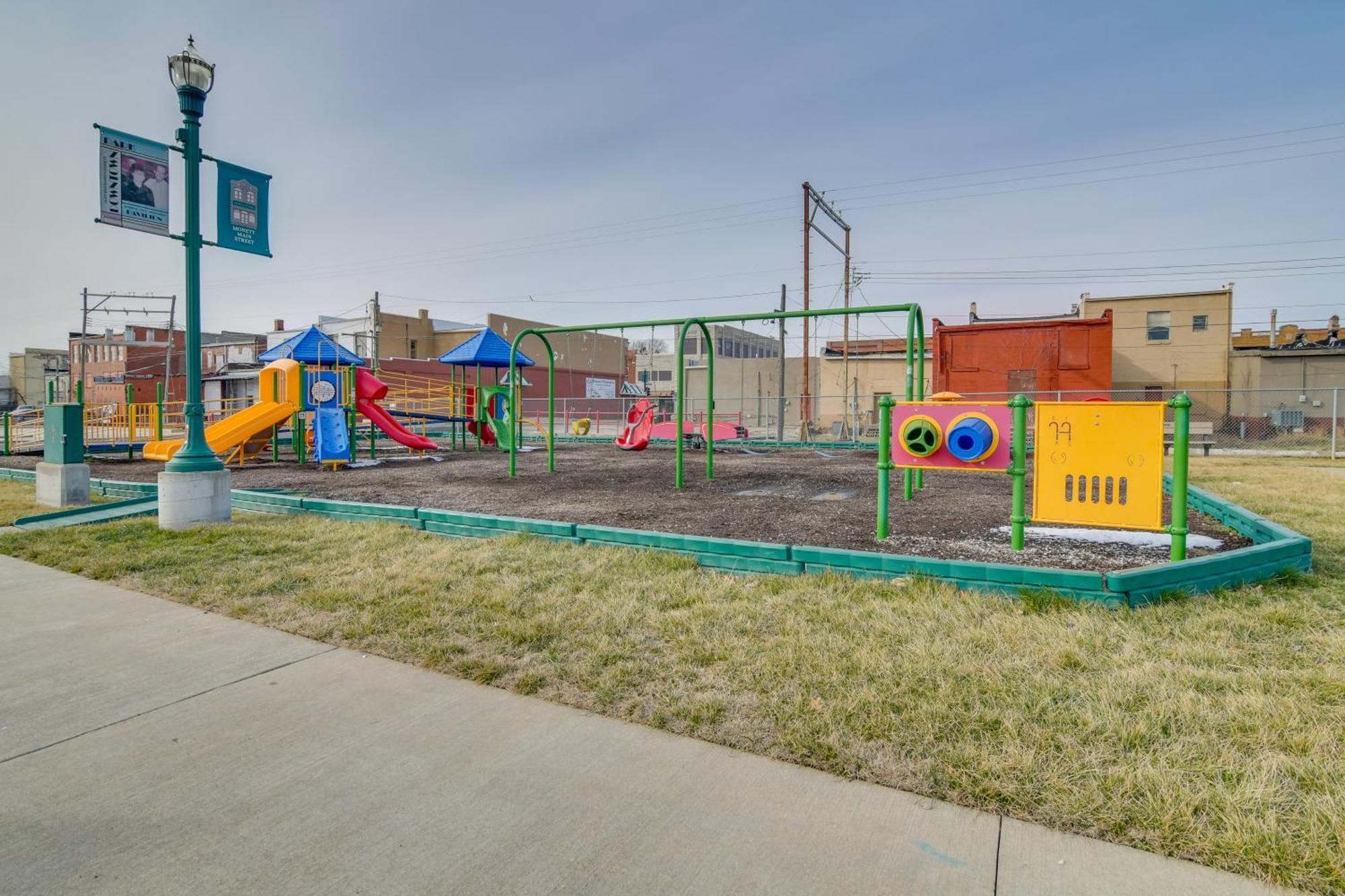 Dtwn Loft In The Heart Of Monett Pets Welcome! Екстер'єр фото