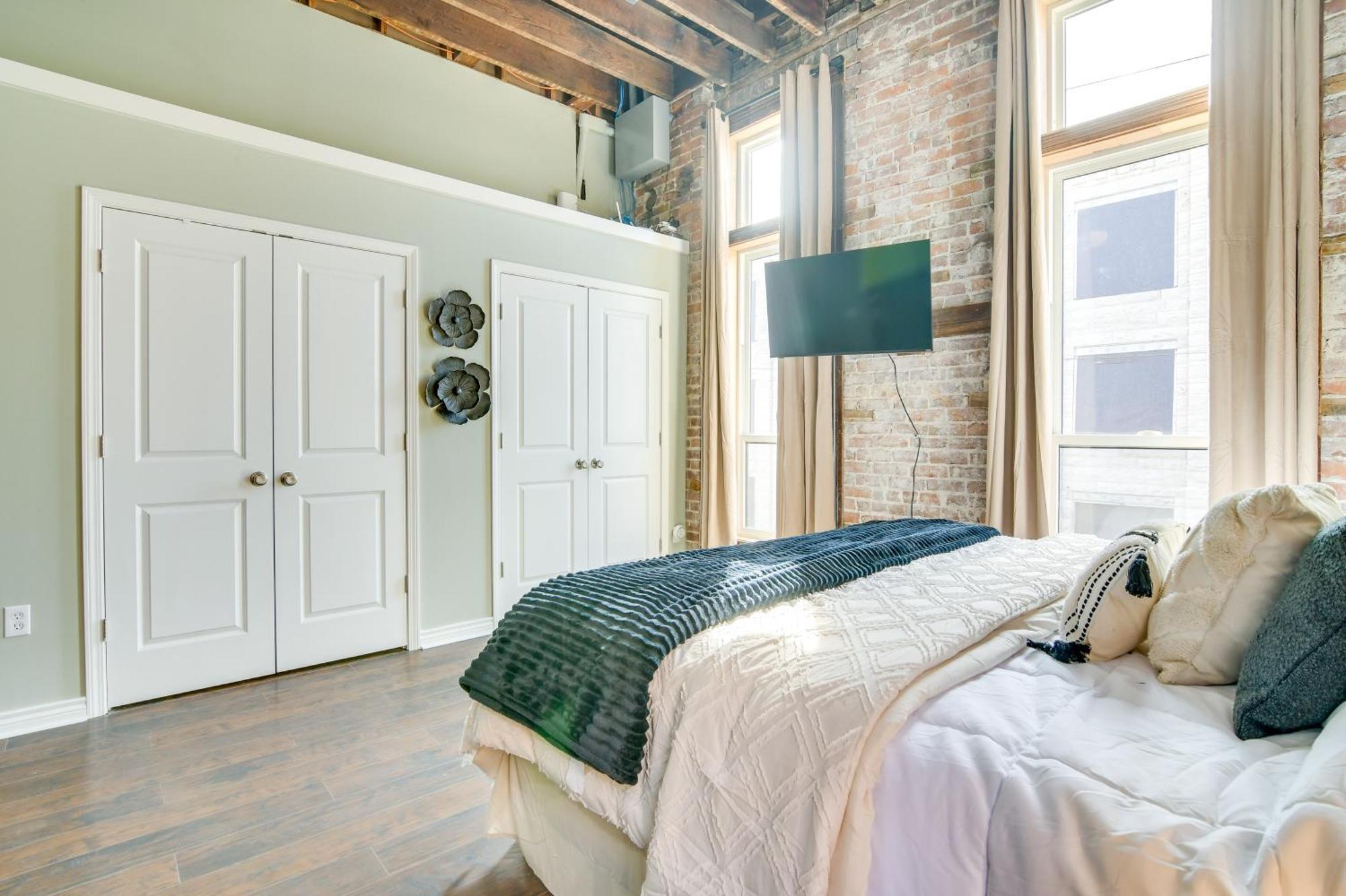 Dtwn Loft In The Heart Of Monett Pets Welcome! Екстер'єр фото